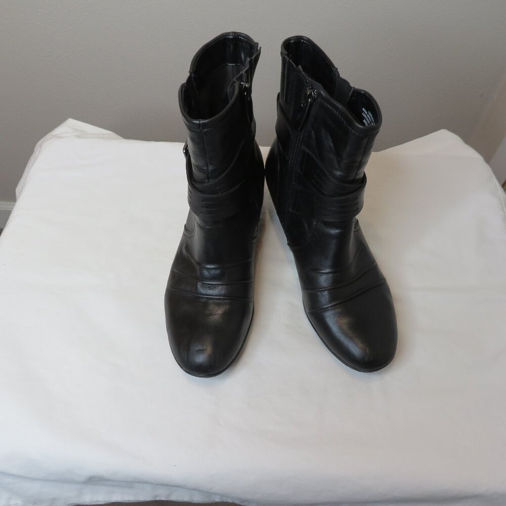 Women's Earth Odyssey Black Ankle Boots